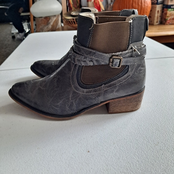 Maurices Breana Booties Gray - Picture 4 of 9